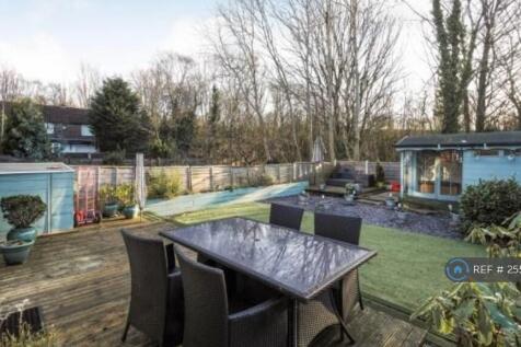 Rear South Facing Garden With Summer House