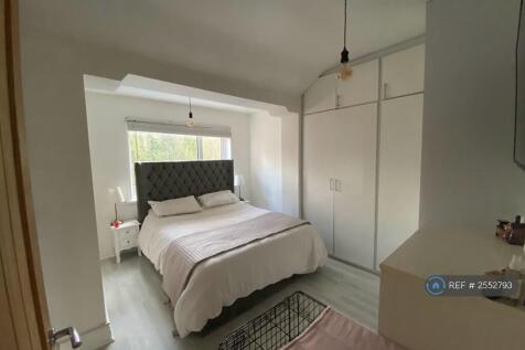 Double Bedroom 2