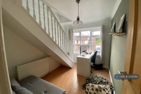 Bedroom 5 Entrance