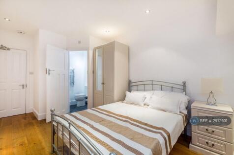 Large Double Ensuite &#64; £950