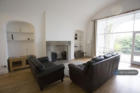 Large Living Space 6.63m x 6.12m