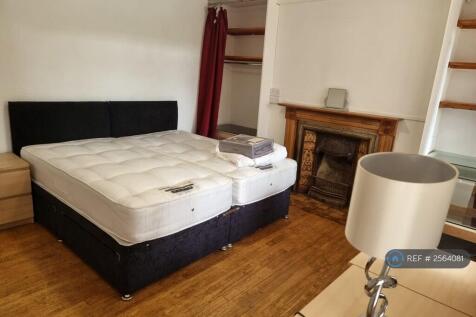 Large Double Garden Facing Room - Super King Bed