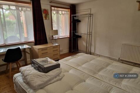 Large Double Garden Facing Room - Super King Bed