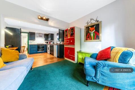 Sitting Room / Kitchen