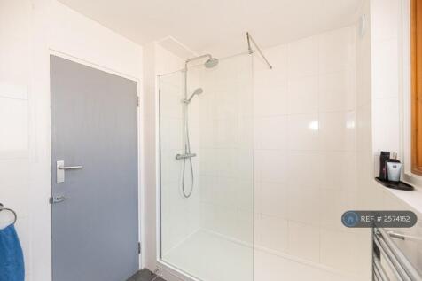 Main Bathroom Reverse