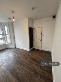 Ground Floor Bedroom: £625