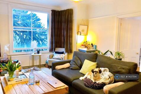 Lounge/Dining Area