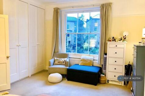 Master Bedroom With Inbuilt Wardrobe