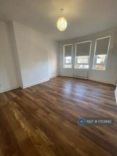 Lounge With Bay Window
