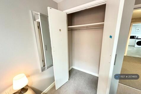 Built In Wardrobe 