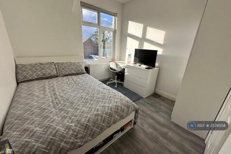Bedroom With En Suite