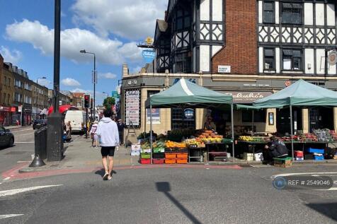 Fresh Vegetables/Fruit Stalls 