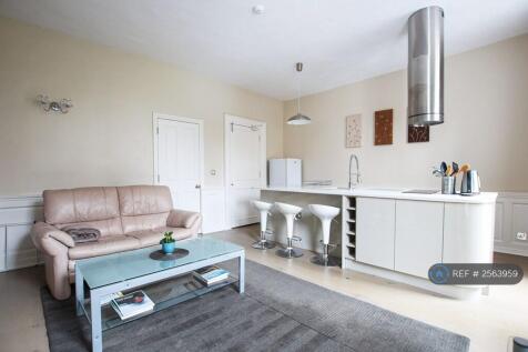 Lounge/Kitchen