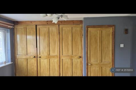 Fitted Cupboards On First Bedroom