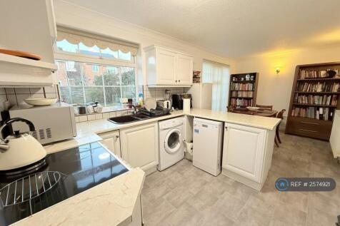 Kitchen &amp; Dining