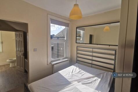 Studio Flat 3