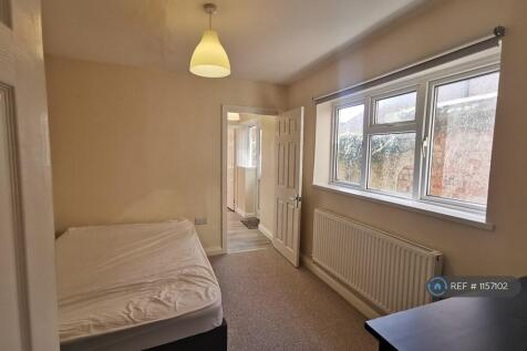 Studio Flat 2