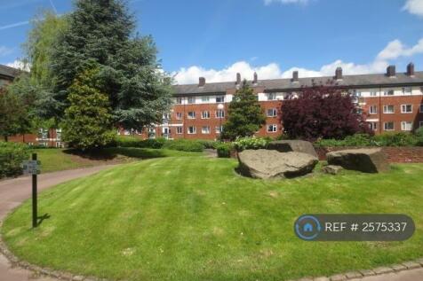 Private Large Gated Garden Court 