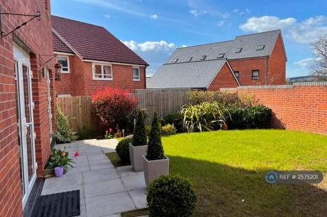 Garden- Professionally Landscaped By Bellway