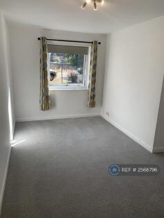 Bedroom 1 5m x 3m