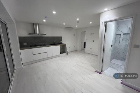 Kitchen/ Living