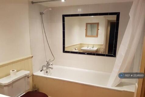 En-Suite &amp; Main Bathroom Style