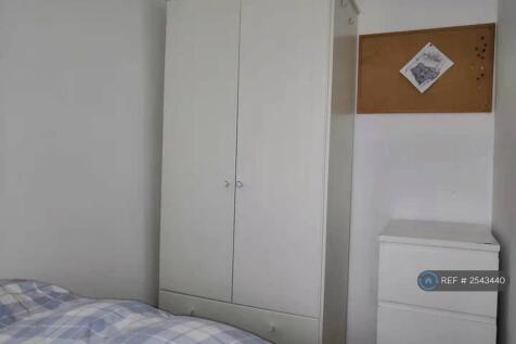 Room23 - Single With Shared Bathroom