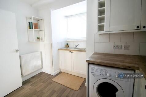Kitchen (Staged)