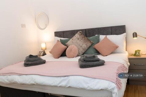 Bed Can Be a Super King Or 2 Single Beds