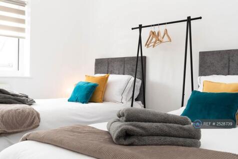 Twin Bedroom With Option To Change To a Super King