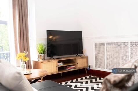 Entertainment: 43&#34; Smart Tv