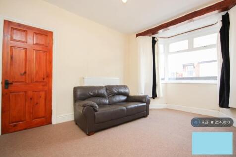Living / Bedroom 4