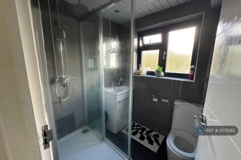 Bathroom (Pic2)