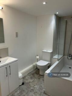 Family Bathroom 