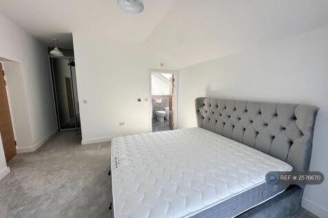 Bedroom 4 Walk In Wardrobe