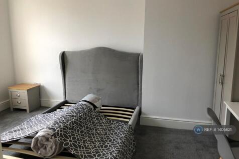 1st Floor Large Double Bedroom