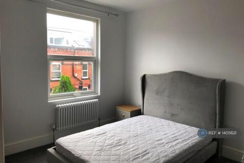 1st Floor Large Double Bedroom