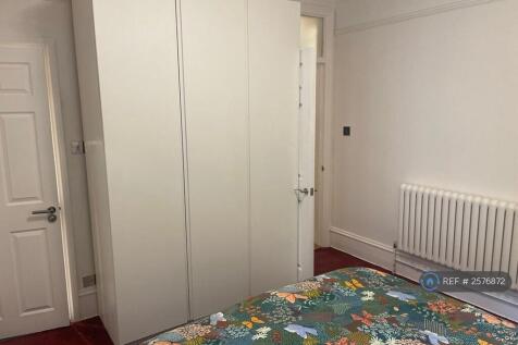 Bedroom 2 - Ensuite