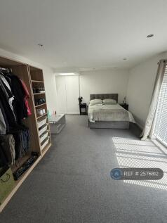 Large Bedroom 