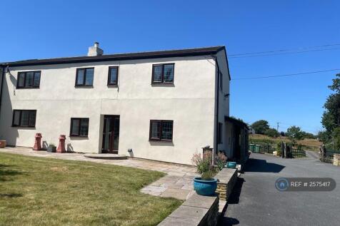 Private Location Set In Gardens And Land 