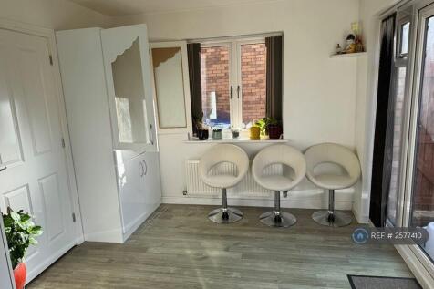 Kitchen/Dining 2