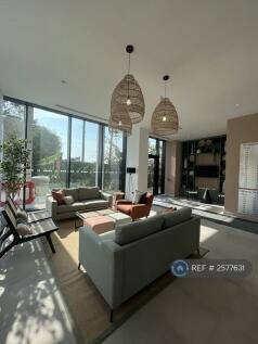 Concierge Foyer