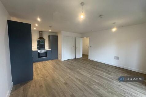 Living &#43; Kitchen