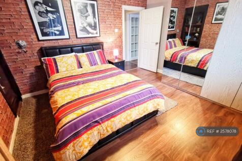 Bedroom 1 - Viewpoint 2 (Double Bed)