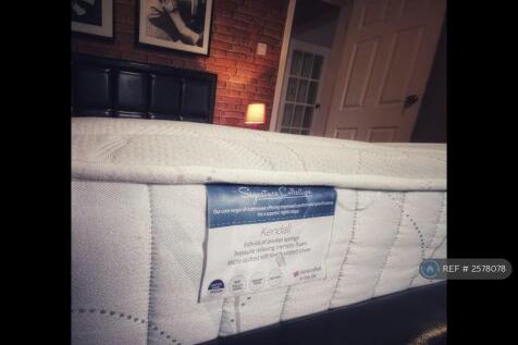 Bedroom 1 - Mattress With Pocket Springs