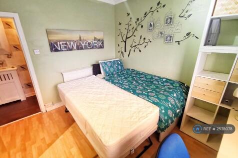 Bedroom 2 - Single Bed With Trundle 2