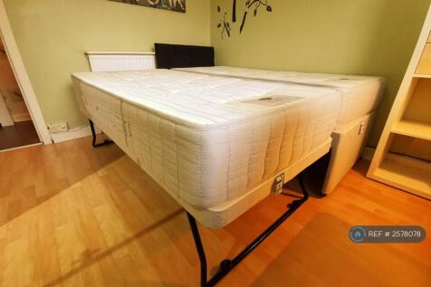 Bedroom 2 - Trundle Bed Premium Mattress