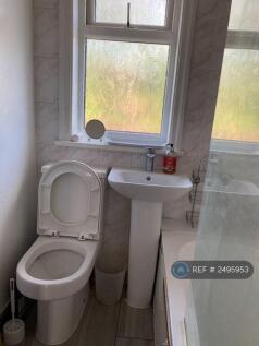 Bathroom Upstairs