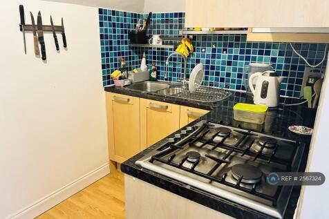 Communal Kitchenette (Shared With 2 Other Lodgers)