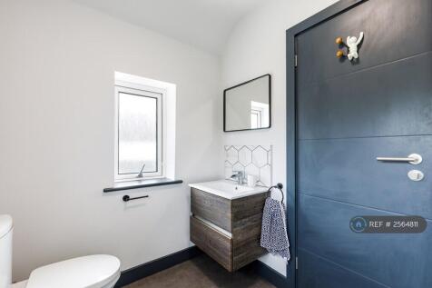 Upstairs Shower/Toilet